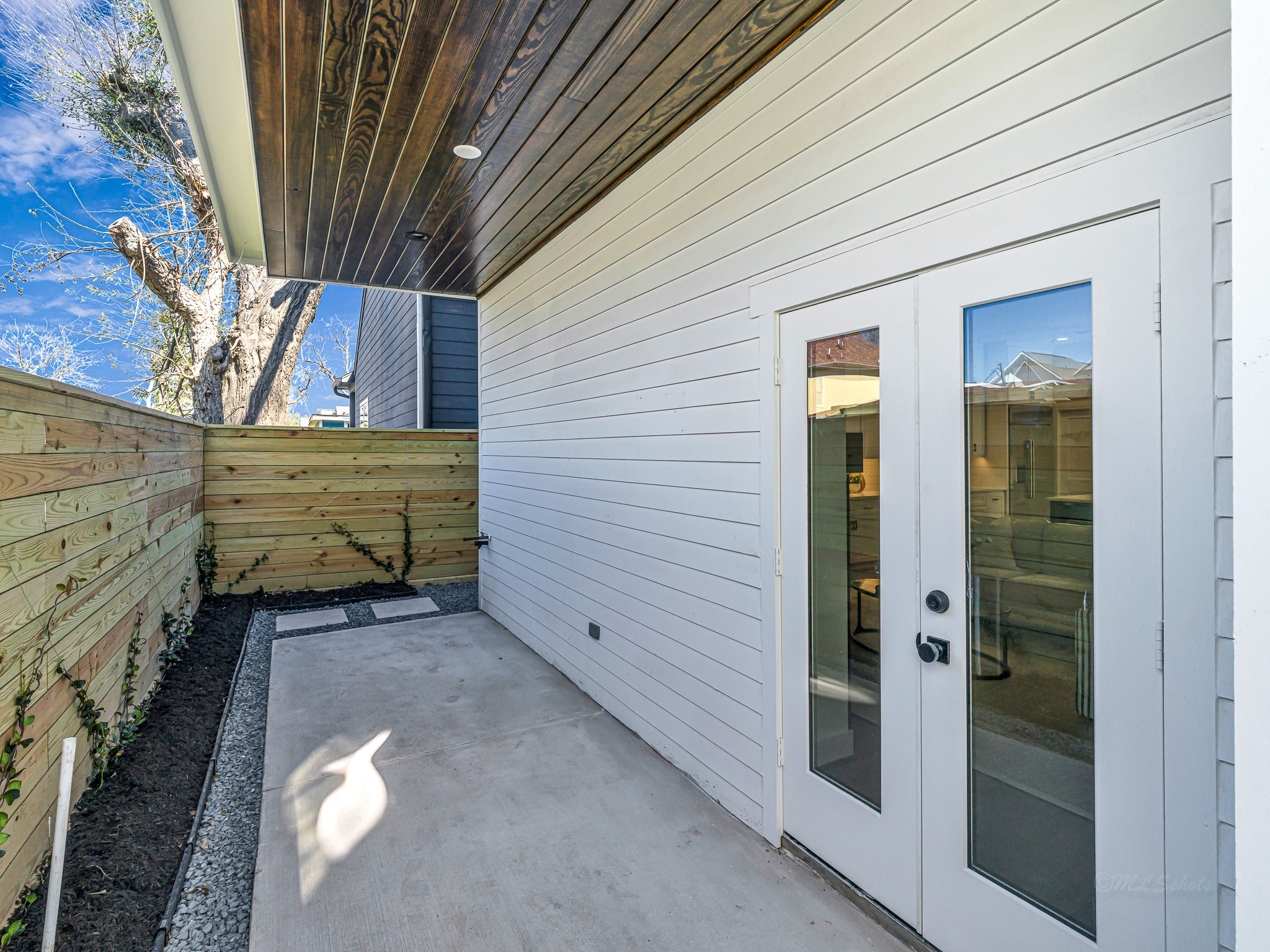 1207 Tabor Street Houston, TX 77009 - Photo 43 of 46 a view of a small room