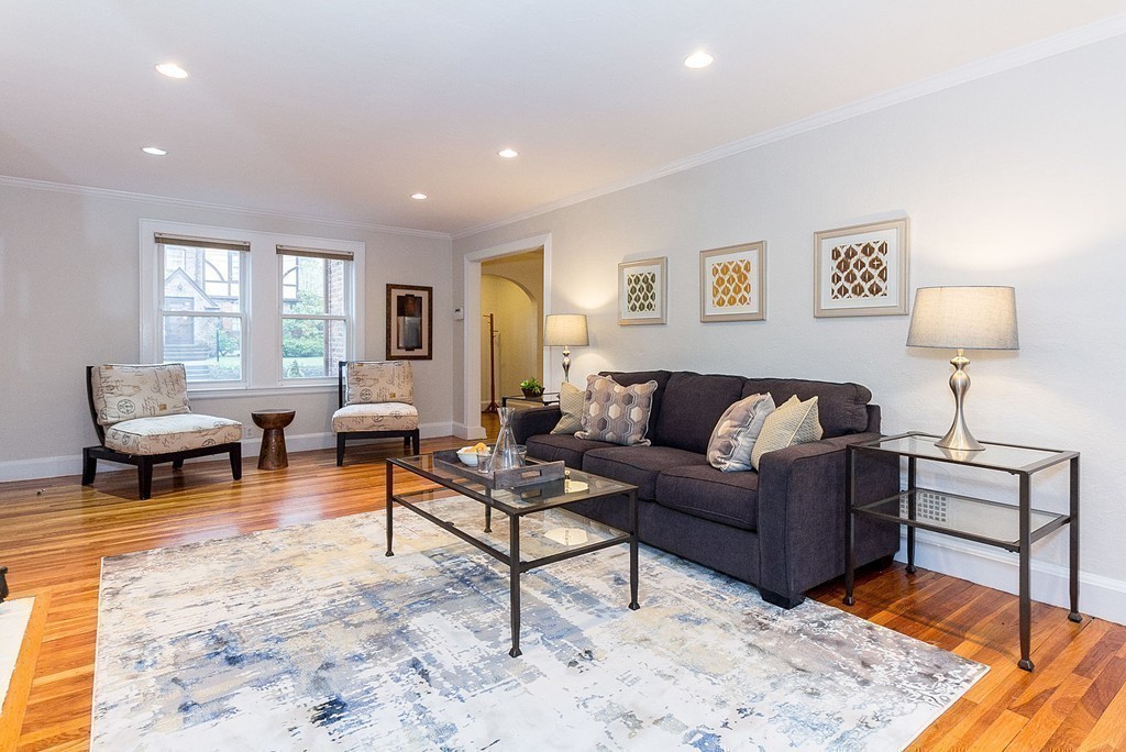378 Russett Road Brookline, MA 02467 - Photo 14 of 29 Gallery Image 14