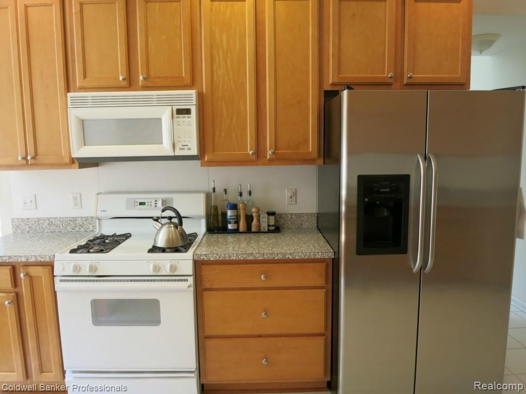41699 Glade Road, Unit 35 Canton, MI 48187 - Photo 15 of 35 IMG_0107.jpg