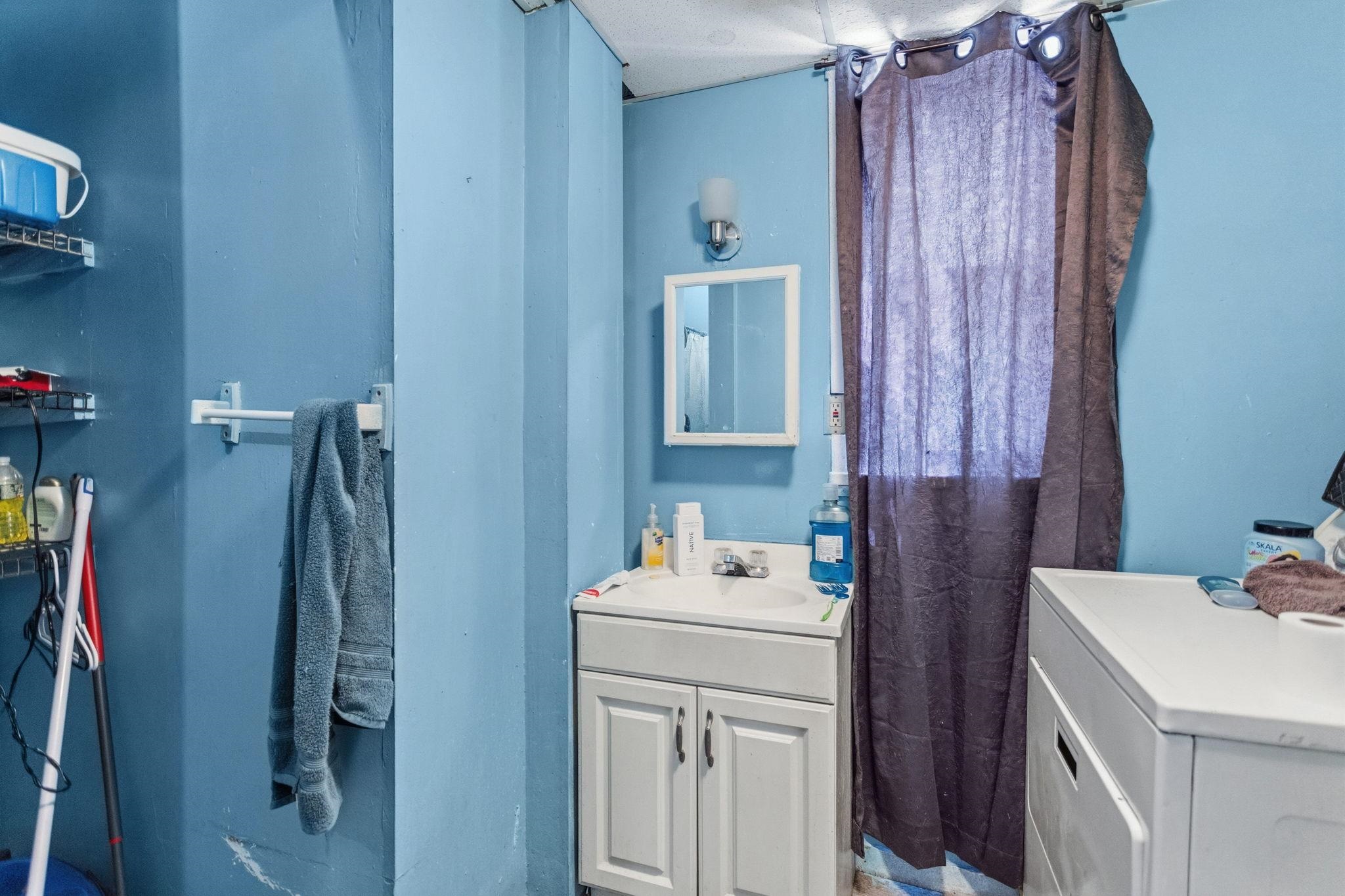 217 Spruce Street Manchester, NH 03103 - Photo 25 of 38