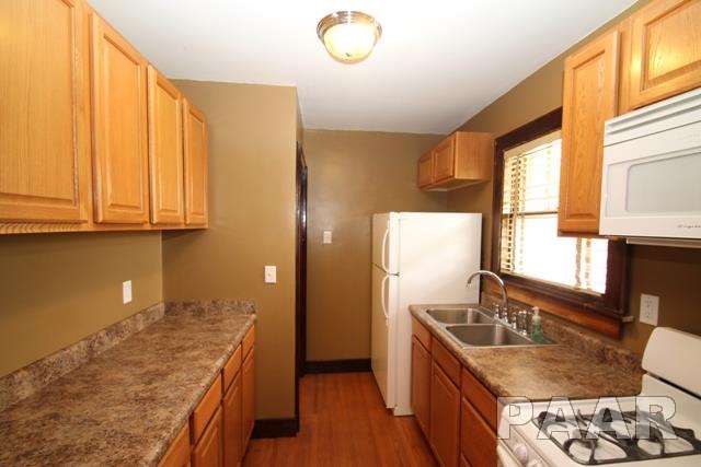 2304 Springfield Road East Peoria, IL 61611 - Photo 9 of 17 Gallery Image 9