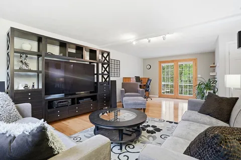 $738,000 | 13 1/2 Vincent Street, Billerica, MA 01821