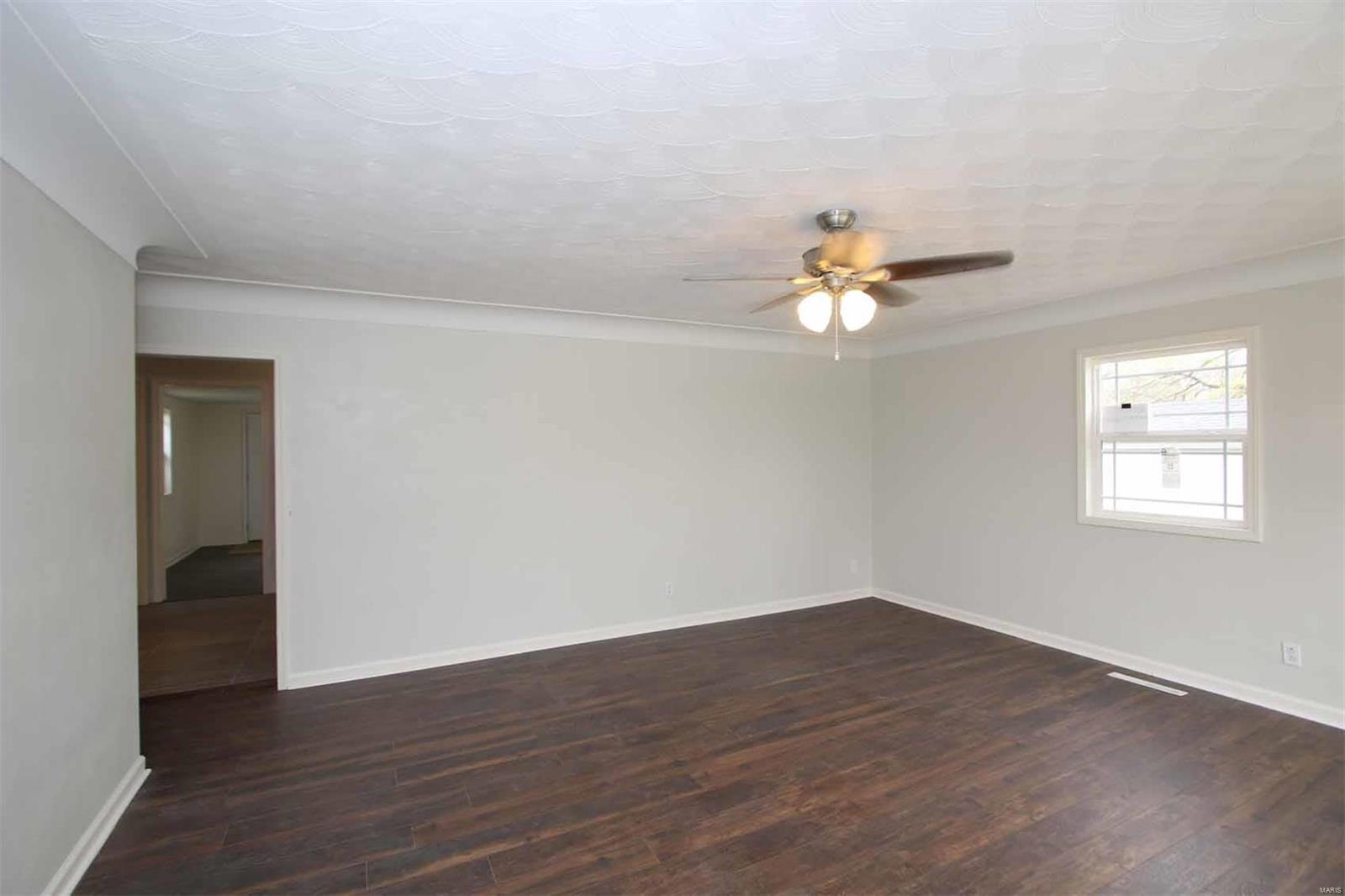 1929 Pontoon Road Granite City, IL 62040 - Photo 8 of 36 Gallery Image 8