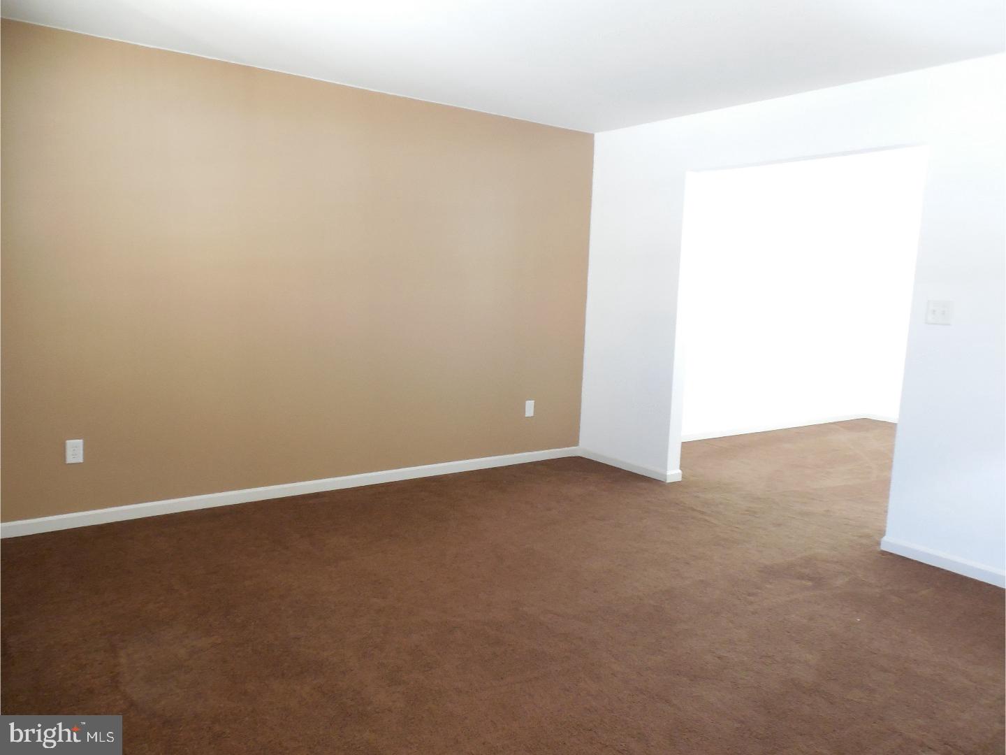 524 West Reeser Street Leesport, PA 19533 - Photo 11 of 25 Living Room
