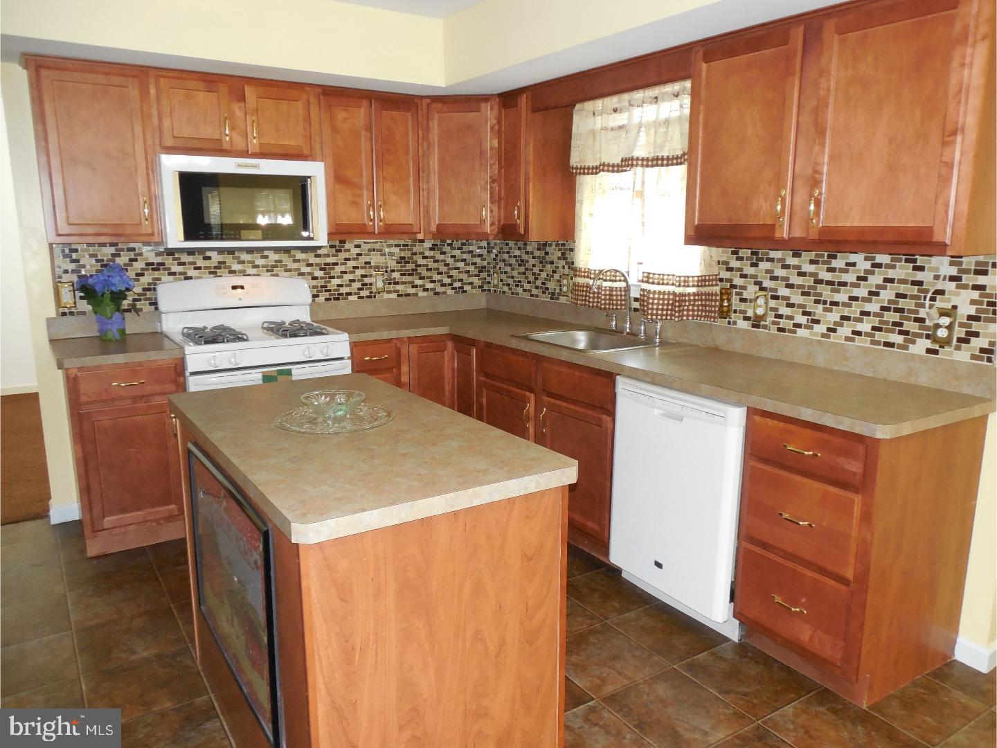 524 West Reeser Street Leesport, PA 19533 - Photo 7 of 25 Gallery Image 7