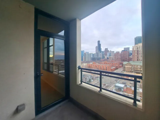 $310,000 | 1255 South State Street, Unit 1201, Chicago, IL 60605