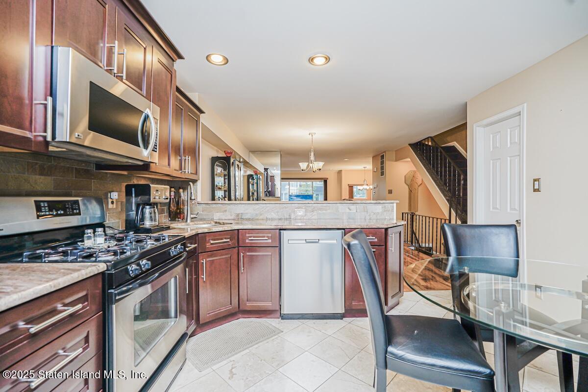 182 Pembrook Loop Staten Island, NY 10309 - Photo 15 of 38 Photo Jul 01 2025, 4 45 37 PM