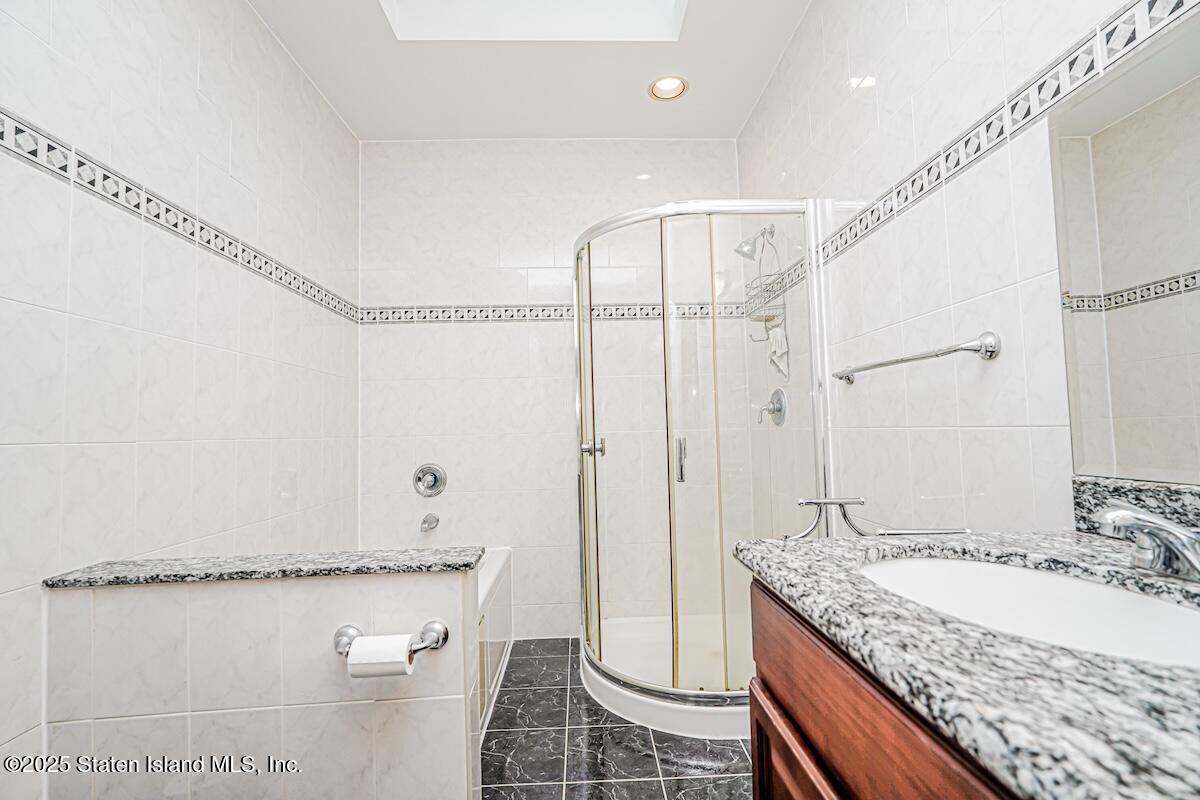 182 Pembrook Loop Staten Island, NY 10309 - Photo 22 of 38 Photo Jul 01 2025, 4 31 33 PM