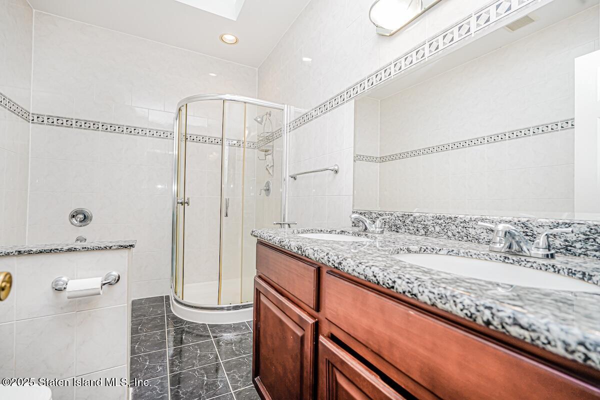 182 Pembrook Loop Staten Island, NY 10309 - Photo 23 of 38 Photo Jul 01 2025, 4 31 38 PM