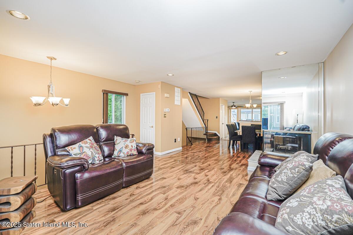 182 Pembrook Loop Staten Island, NY 10309 - Photo 5 of 38 Photo Jul 01 2025, 4 47 04 PM