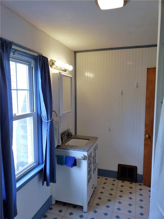 4252 Ellwood Road New Castle, PA 16101 - Photo 9 of 20