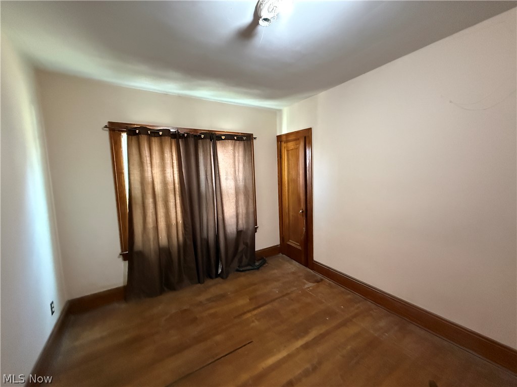 18309 Edgerton Road Cleveland, OH 44119 - Photo 9 of 20 Dn Unit Bedroom 2