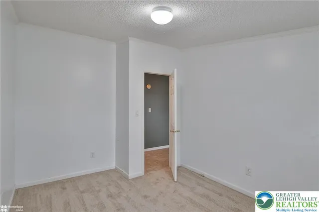 $189,900 | 6 Dogwood Lane, Quakertown, PA 18951