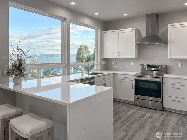 $2,200 | 6441 Humphrey Road, Unit 3, Clinton, WA 98236
