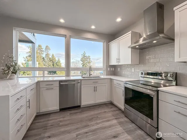 $2,200 | 6441 Humphrey Road, Unit 3, Clinton, WA 98236