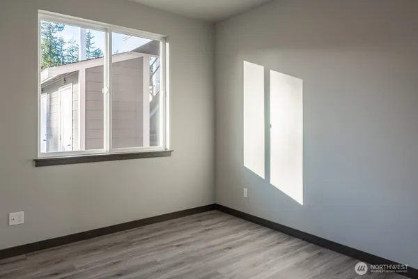 $2,200 | 6441 Humphrey Road, Unit 3, Clinton, WA 98236