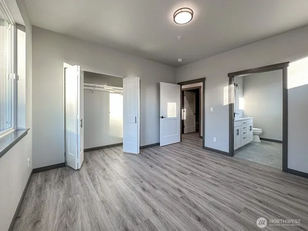 $2,200 | 6441 Humphrey Road, Unit 3, Clinton, WA 98236
