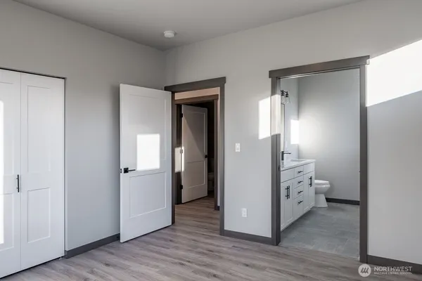 $2,200 | 6441 Humphrey Road, Unit 3, Clinton, WA 98236