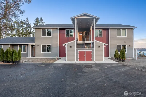 $2,200 | 6441 Humphrey Road, Unit 3, Clinton, WA 98236