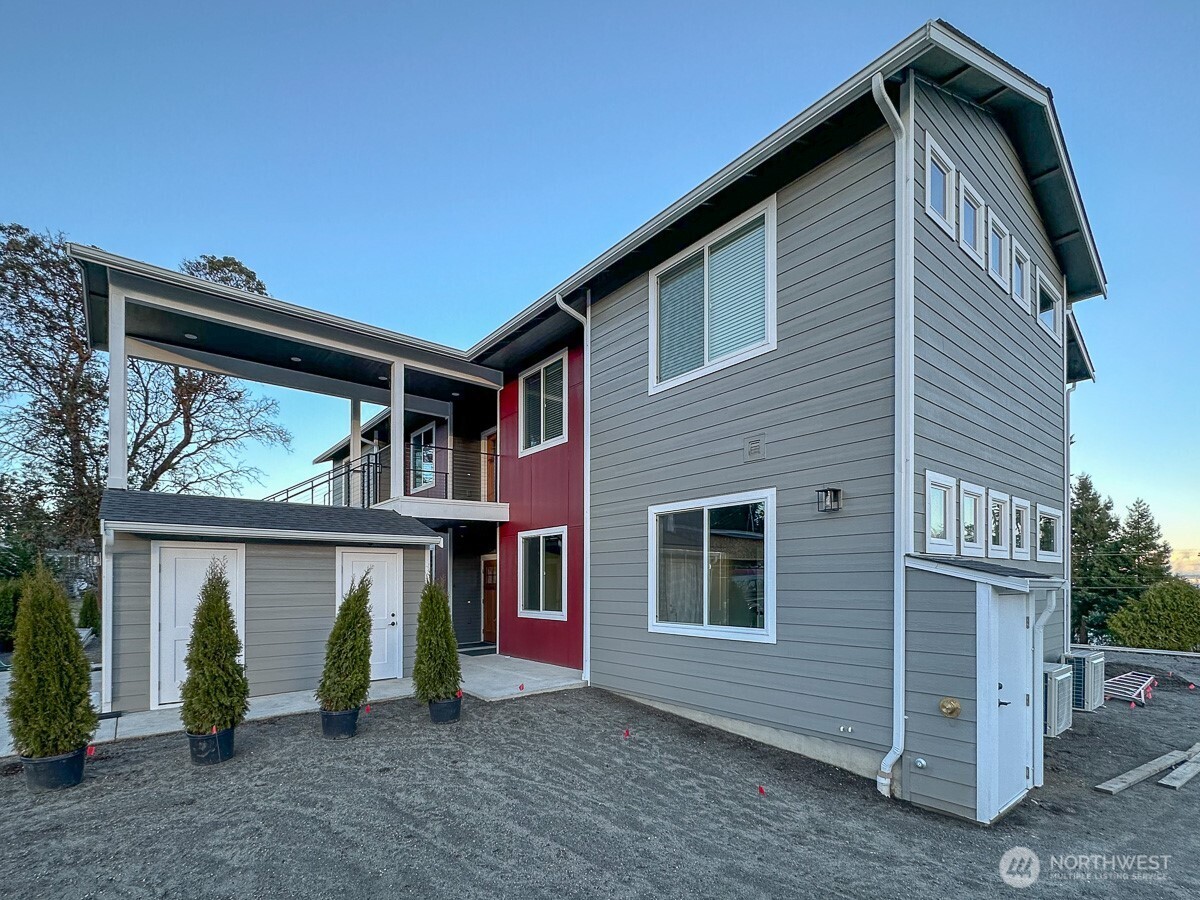 6441 Humphrey Road, Unit 3 Clinton, WA 98236 - Photo 5 of 35