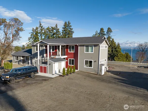 $2,200 | 6441 Humphrey Road, Unit 3, Clinton, WA 98236