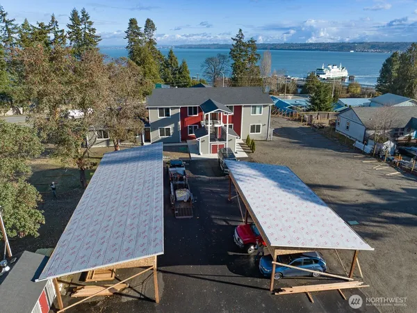 $2,200 | 6441 Humphrey Road, Unit 3, Clinton, WA 98236