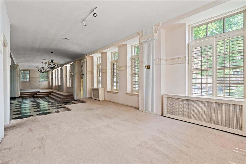 4618 Warwick Boulevard, Unit 1H Kansas City, MO 64112 - Photo 16 of 38