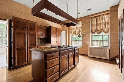 $350,000 | 4618 Warwick Boulevard, Unit 1H, Kansas City, MO 64112