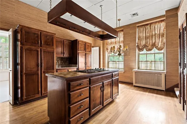 $350,000 | 4618 Warwick Boulevard, Unit 1H, Kansas City, MO 64112