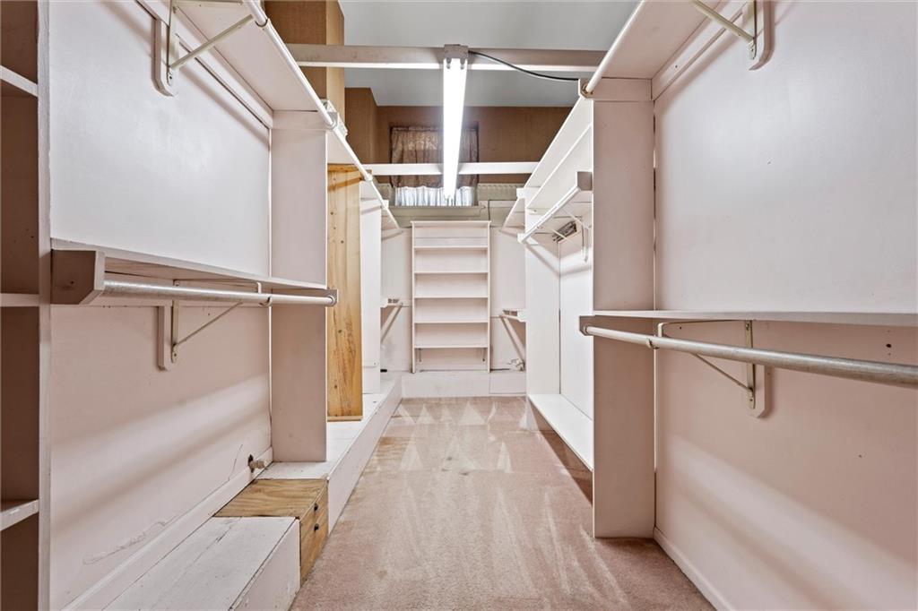 4618 Warwick Boulevard, Unit 1H Kansas City, MO 64112 - Photo 24 of 38