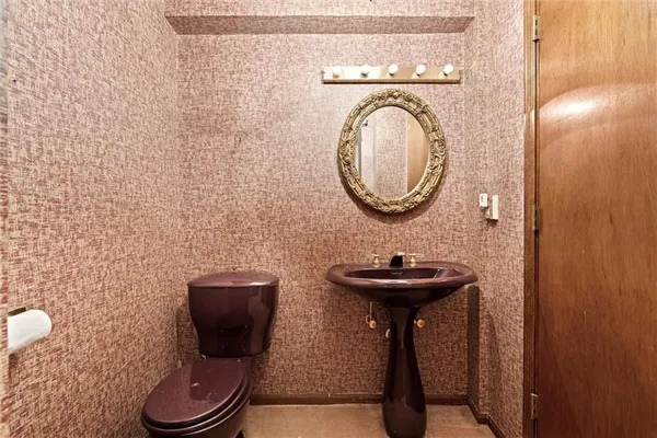 $335,000 | 4618 Warwick Boulevard, Unit 1H, Kansas City, MO 64112