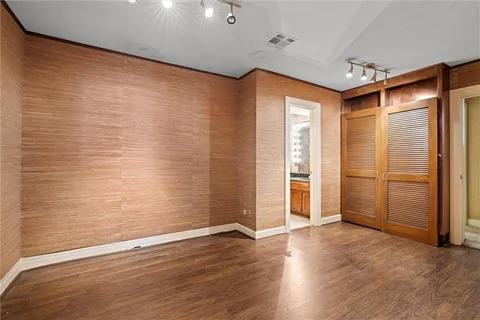 $335,000 | 4618 Warwick Boulevard, Unit 1H, Kansas City, MO 64112