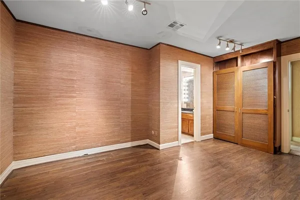 $335,000 | 4618 Warwick Boulevard, Unit 1H, Kansas City, MO 64112