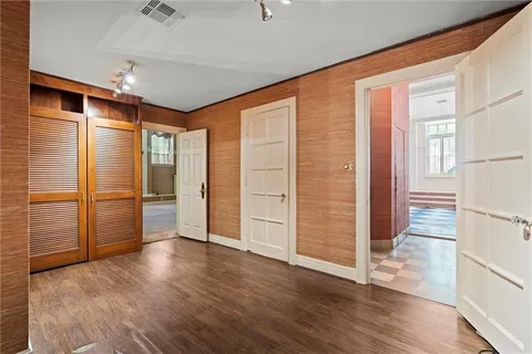 $335,000 | 4618 Warwick Boulevard, Unit 1H, Kansas City, MO 64112