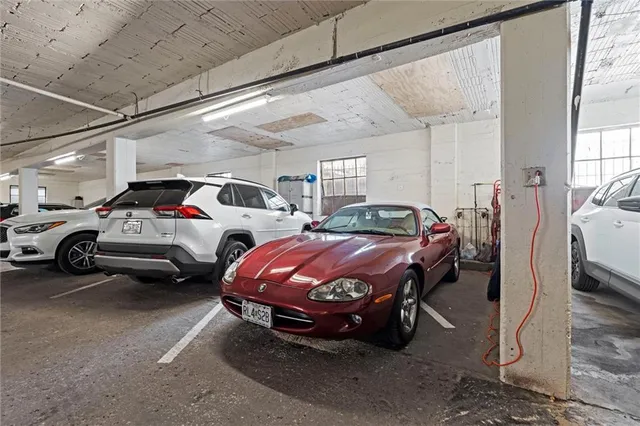 $350,000 | 4618 Warwick Boulevard, Unit 1H, Kansas City, MO 64112