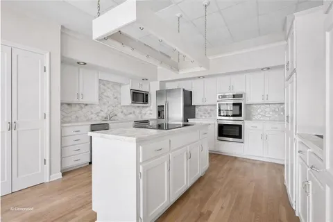 $335,000 | 4618 Warwick Boulevard, Unit 1H, Kansas City, MO 64112