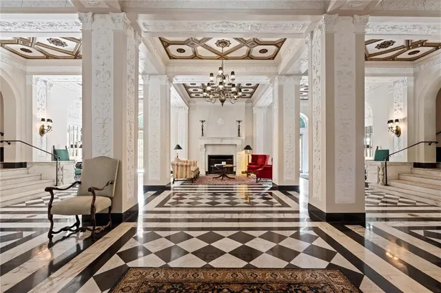 $350,000 | 4618 Warwick Boulevard, Unit 1H, Kansas City, MO 64112