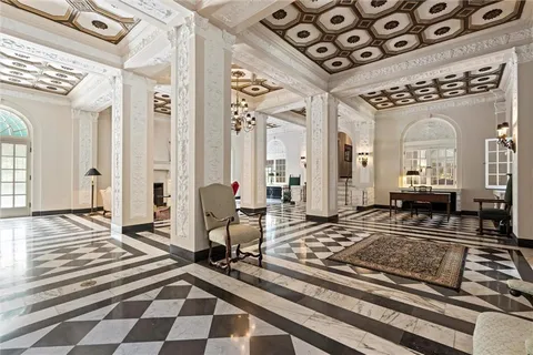 $350,000 | 4618 Warwick Boulevard, Unit 1H, Kansas City, MO 64112