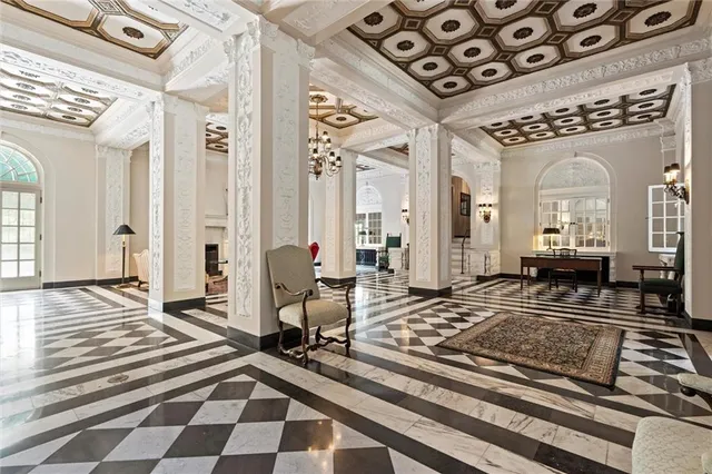 $350,000 | 4618 Warwick Boulevard, Unit 1H, Kansas City, MO 64112