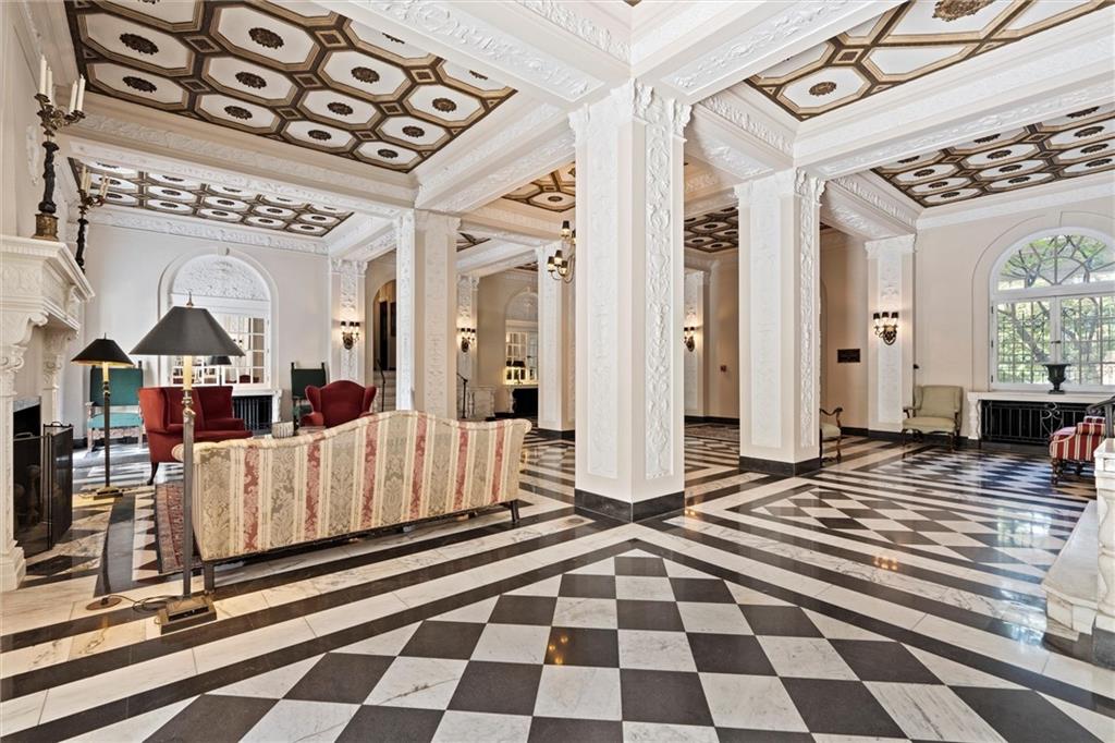 4618 Warwick Boulevard, Unit 1H Kansas City, MO 64112 - Photo 10 of 38