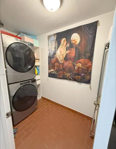 $1,070,000 | 16841 Northwest 80th Court, Miami Lakes, FL 33016