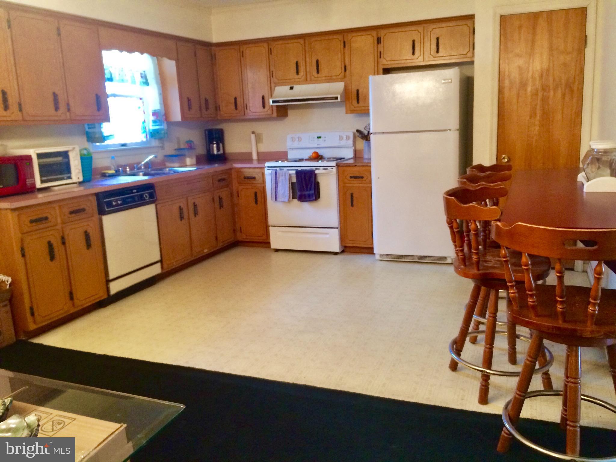 124 Collier Road Grasonville, MD 21638 - Photo 6 of 8 Kitchen