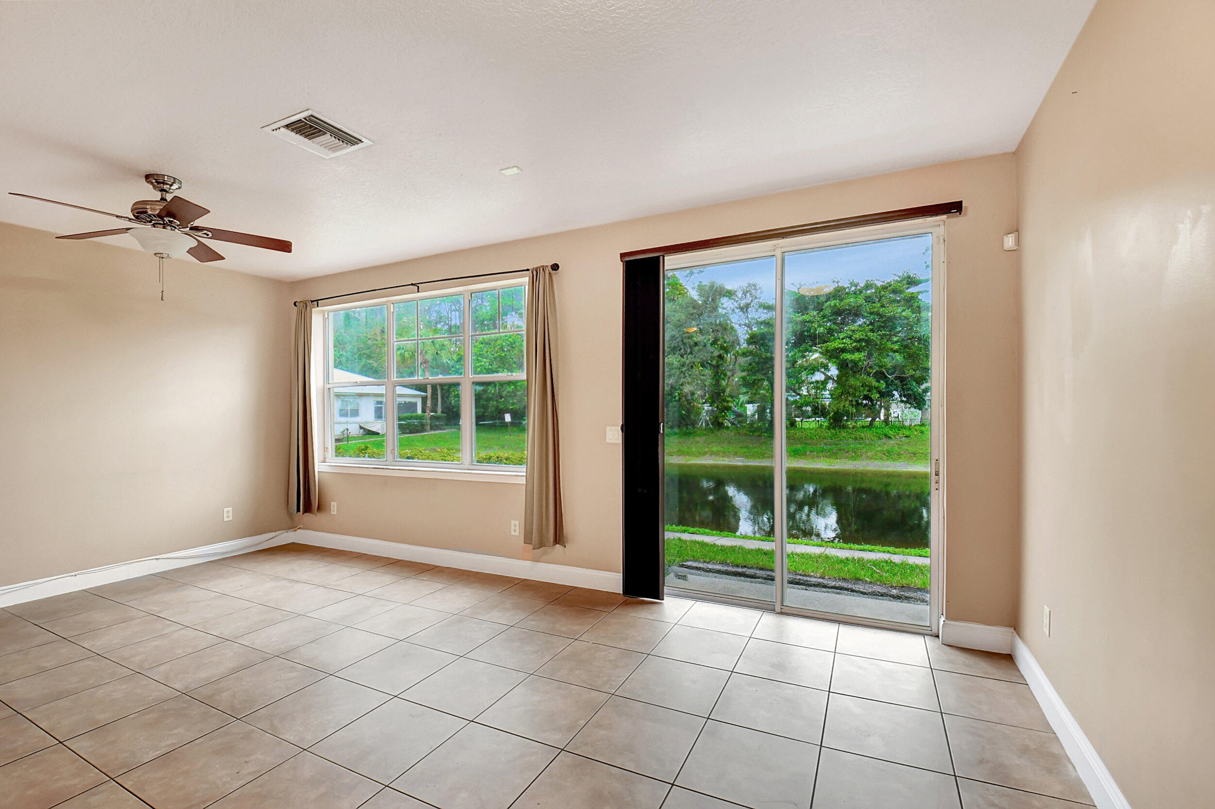 150 Coconut Key Lane Delray Beach, FL 33484 - Photo 12 of 42 Family Room