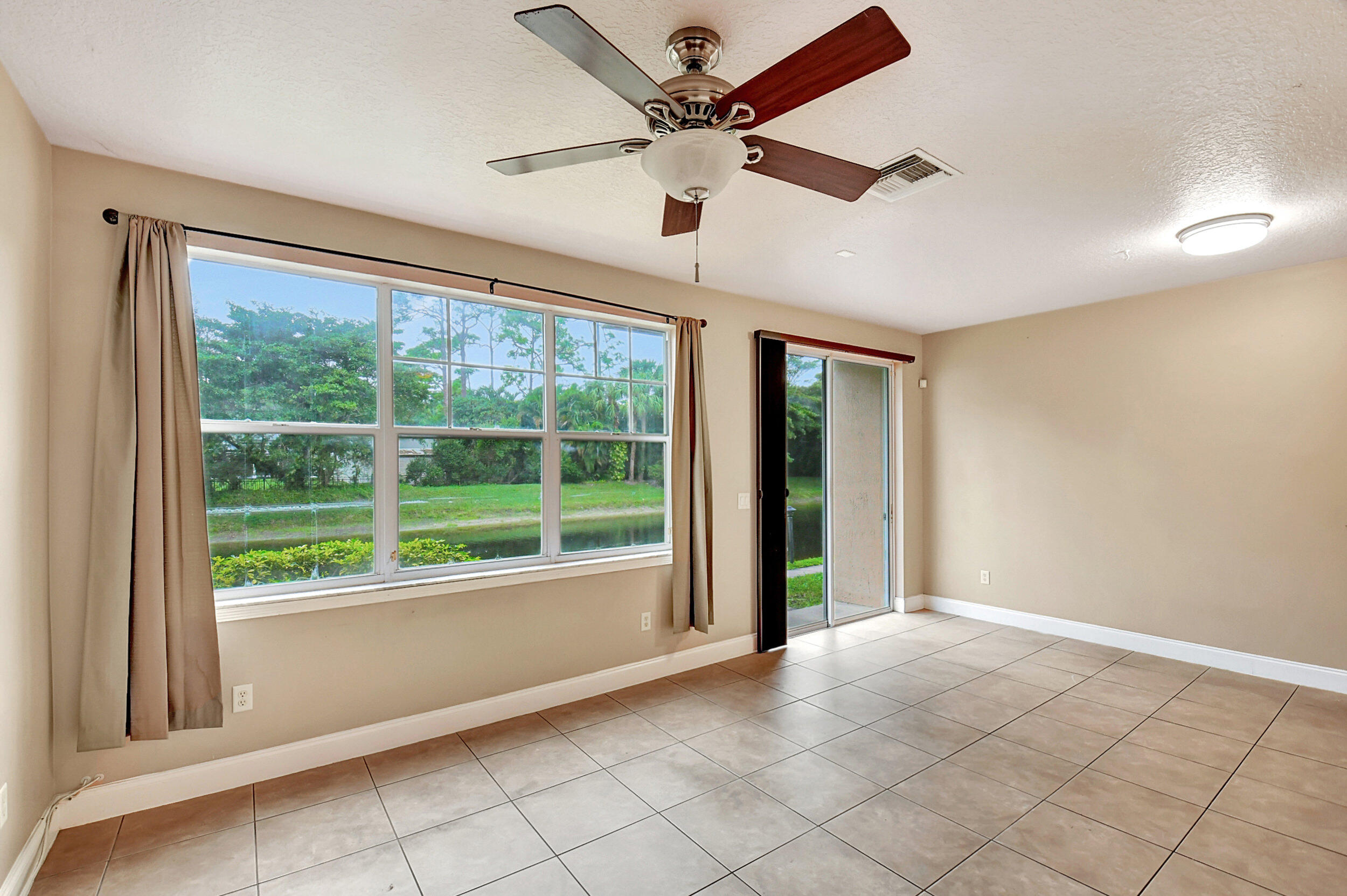 150 Coconut Key Lane Delray Beach, FL 33484 - Photo 15 of 42 Family Room