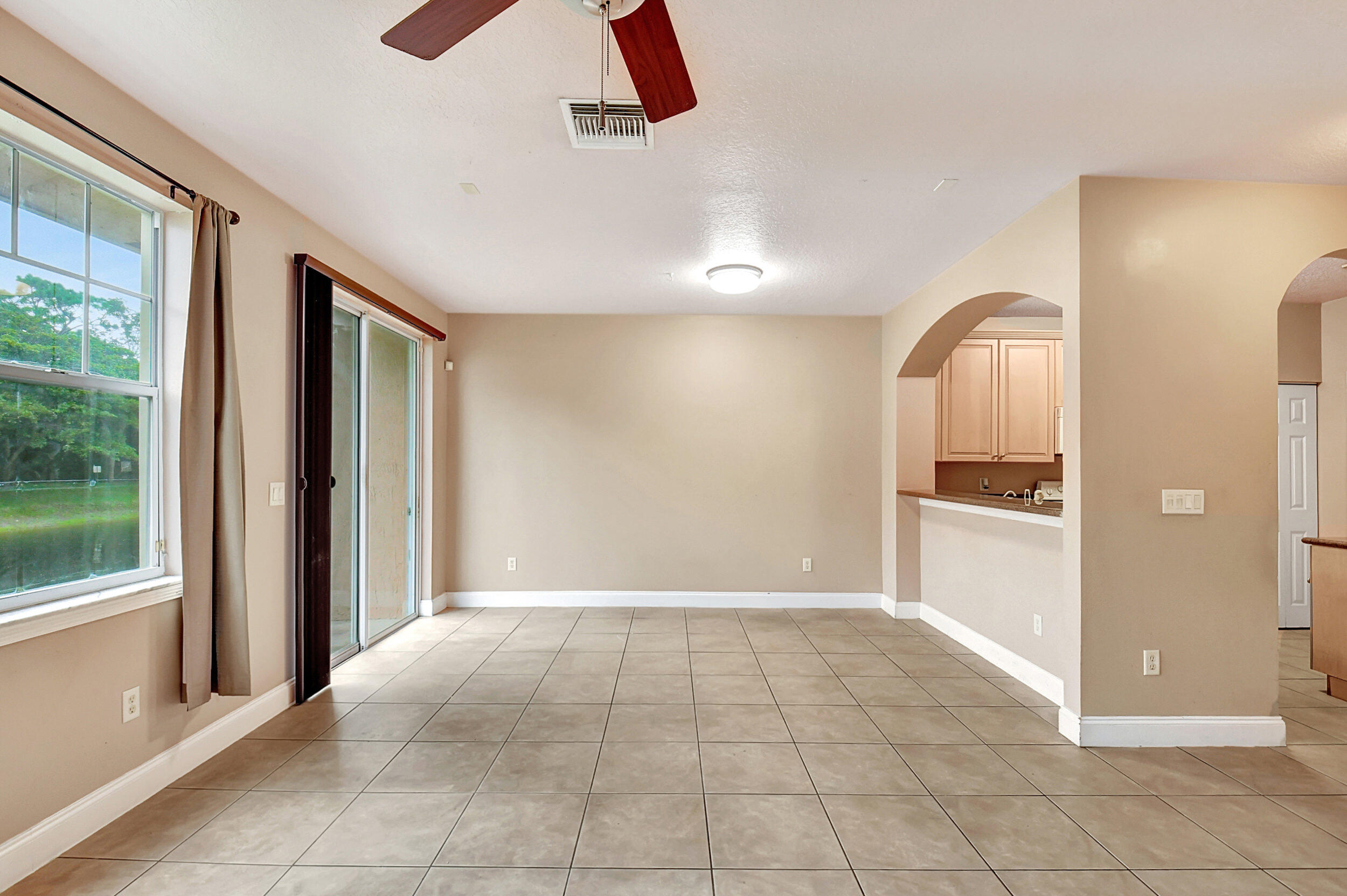 150 Coconut Key Lane Delray Beach, FL 33484 - Photo 16 of 42 Family/Dinin Area