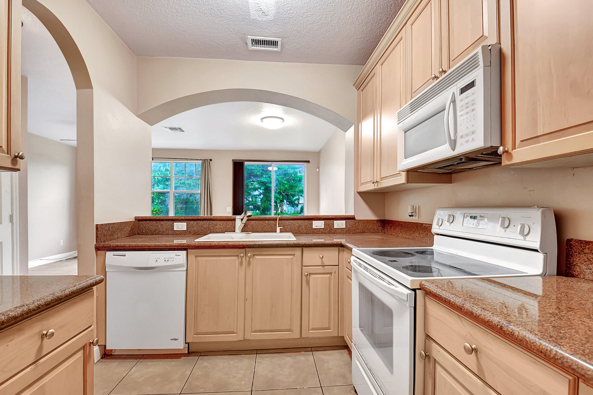 150 Coconut Key Lane Delray Beach, FL 33484 - Photo 22 of 42 Kitchen