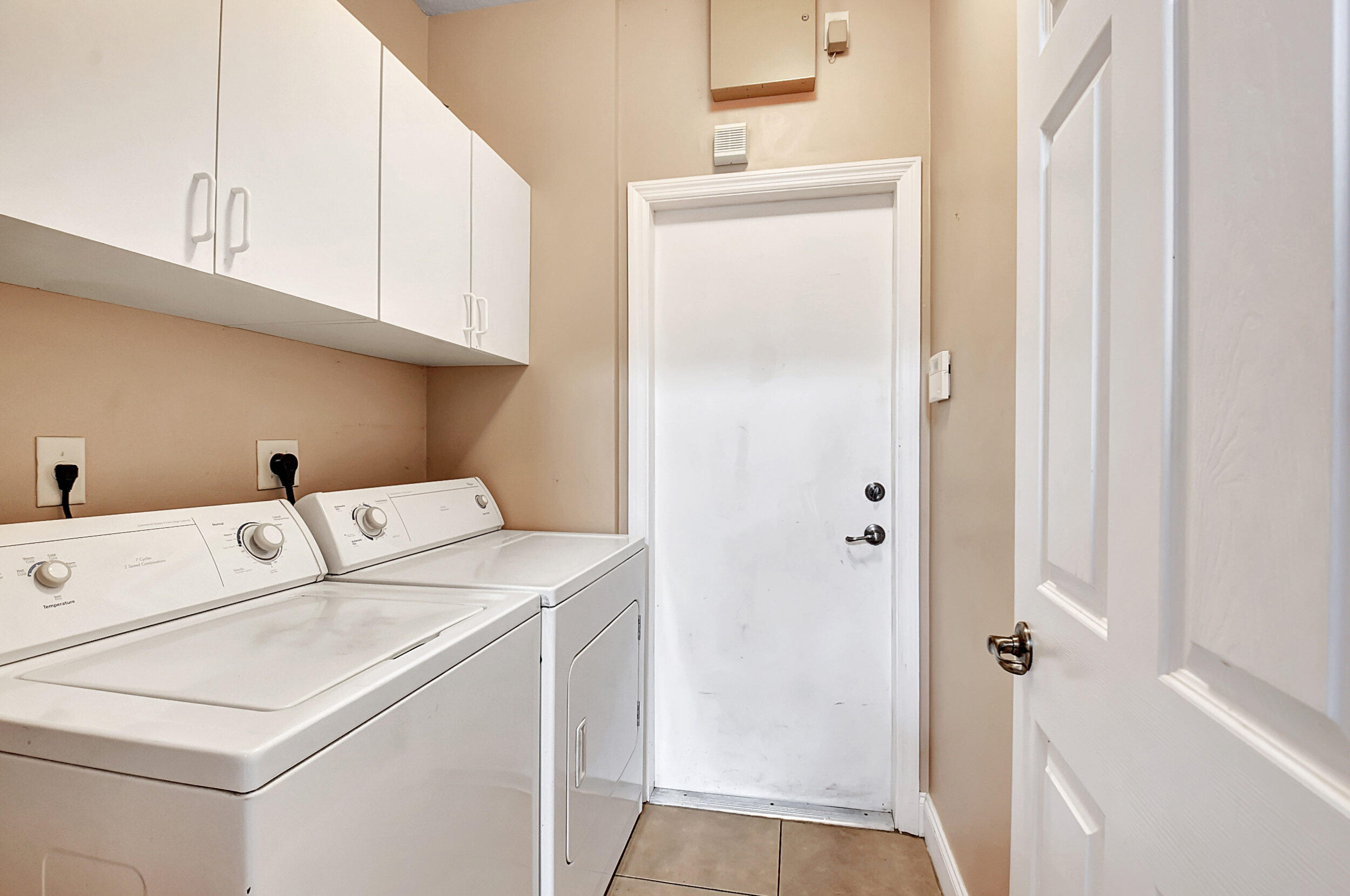 150 Coconut Key Lane Delray Beach, FL 33484 - Photo 27 of 42 Laundry