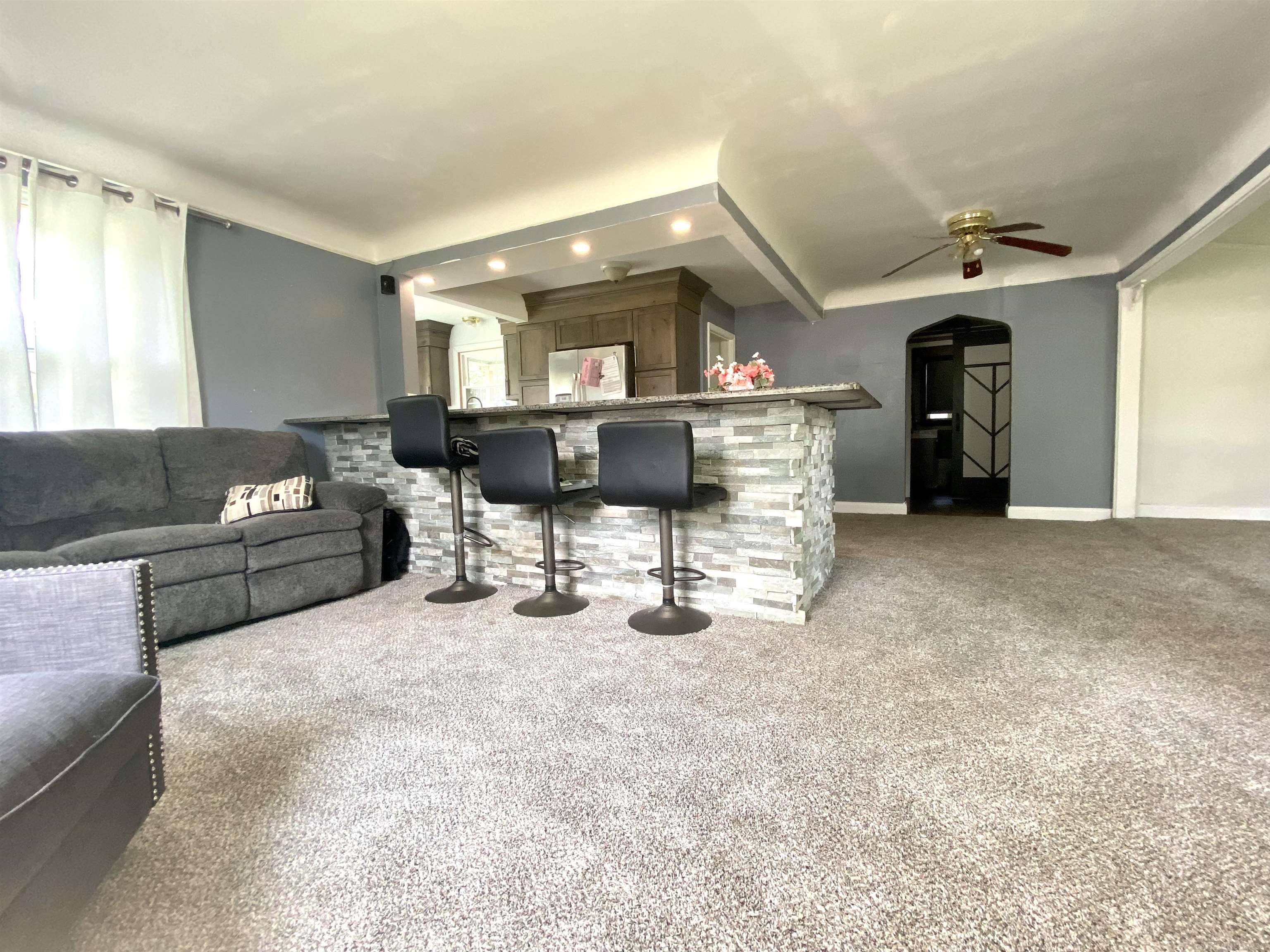 8660 Clinton River Road Sterling Heights, MI 48314 - Photo 6 of 40 50107944-5.JPG