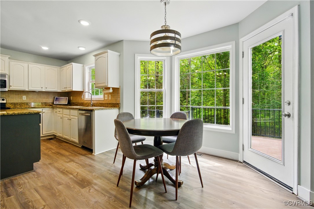 1360 Lomond Drive Midlothian, VA 23114 - Photo 4 of 33 Eat-in kitchen for informal meals