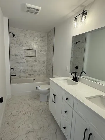 a view of walk in closet